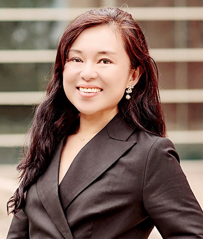 A photograph of Fiona Kun Yao.